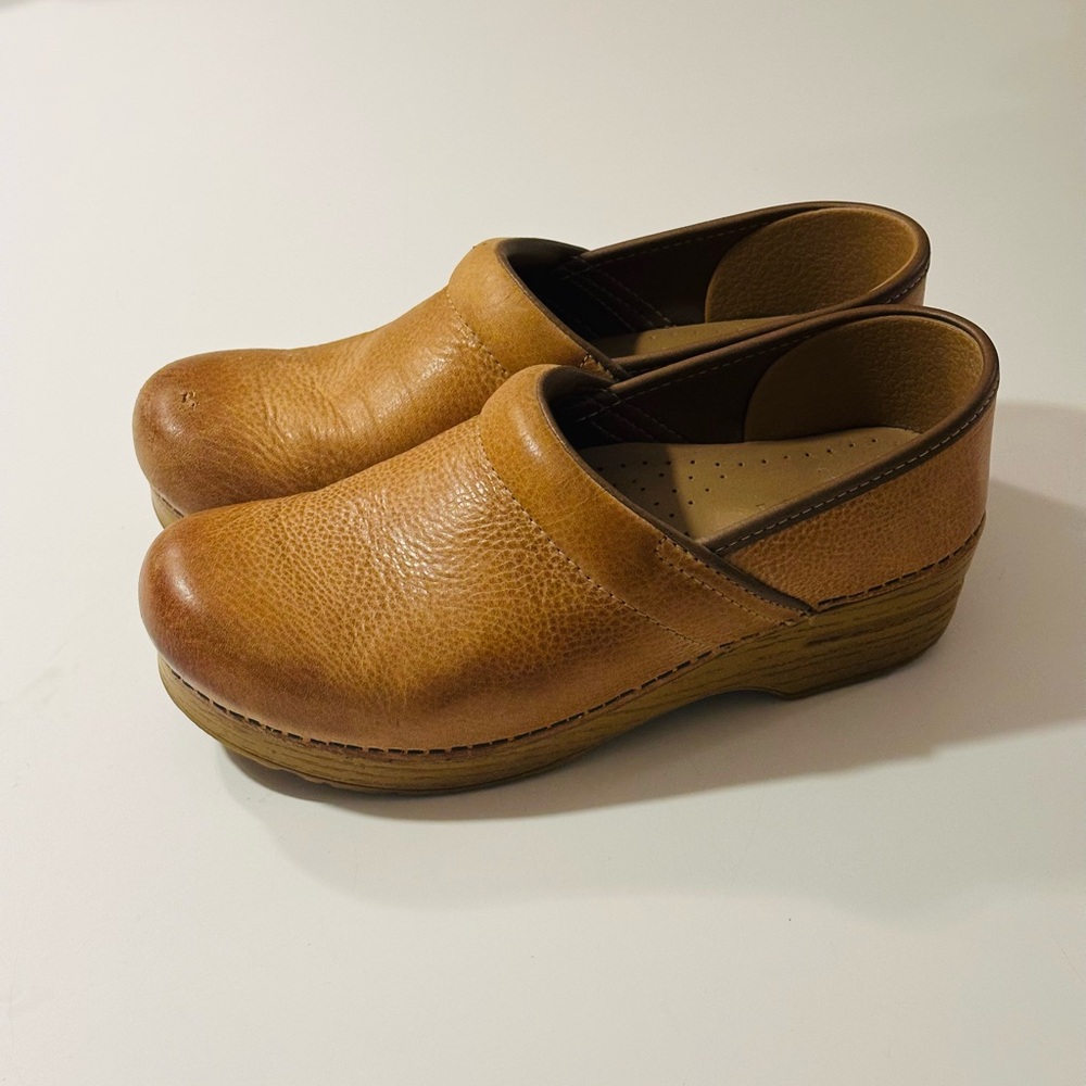 Dansko Women's Tan Leather Clogs